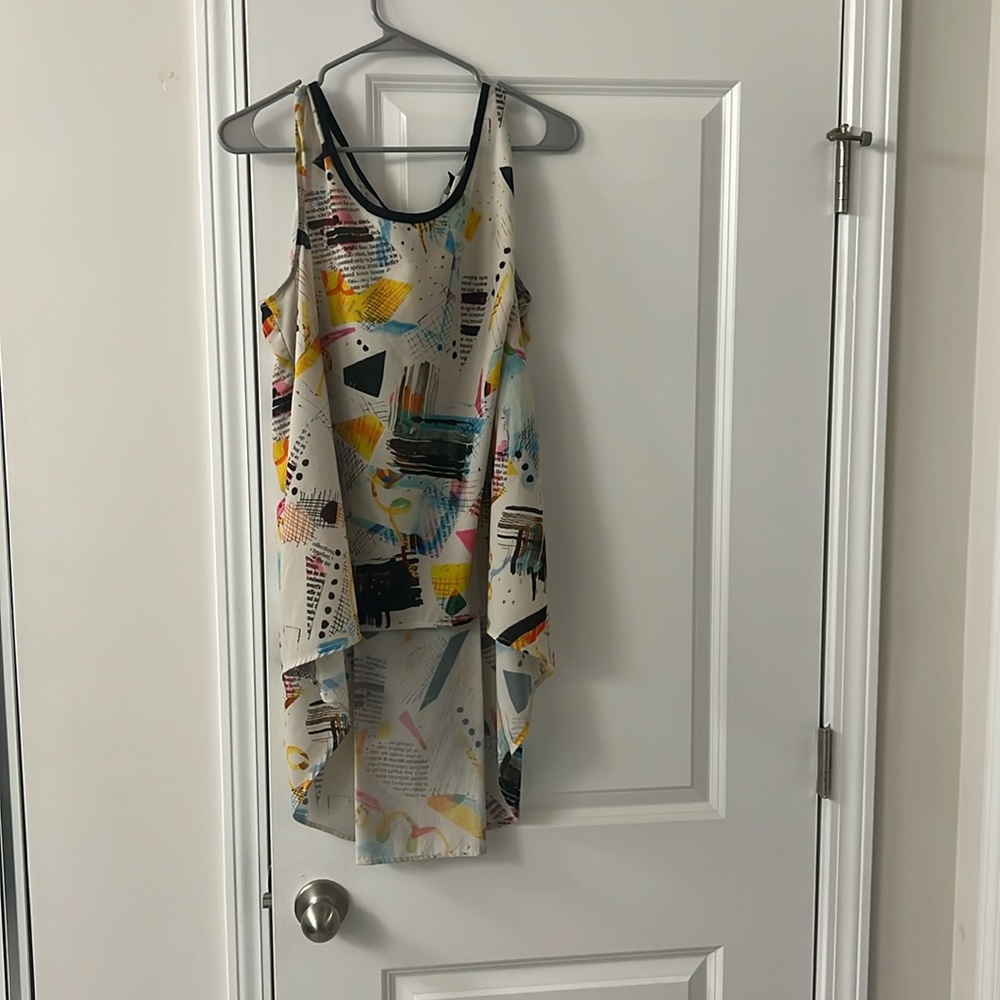 Flowy high-low top fanciful print